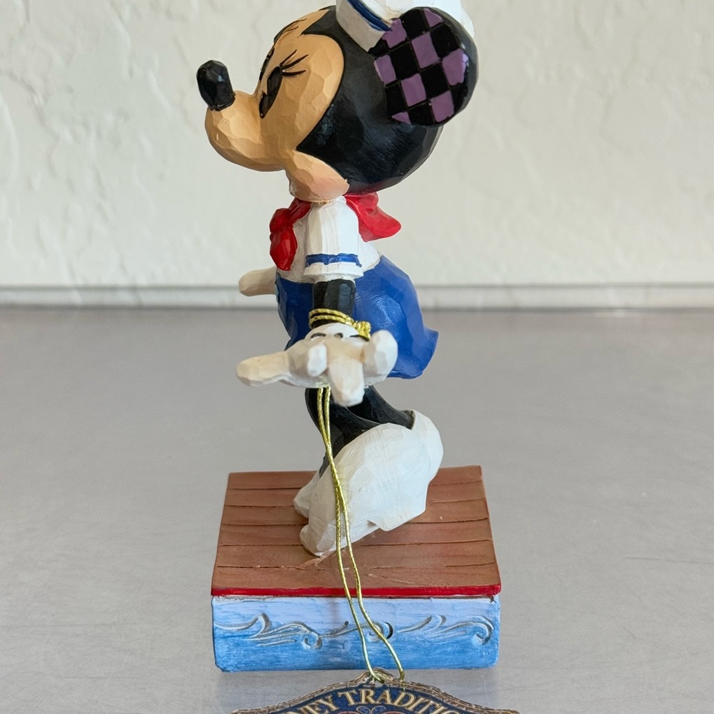 Jim Shore Disney Traditions Sassy Sailor Minnie Mouse 6008080 (SB1402) - Picture 7 of 16